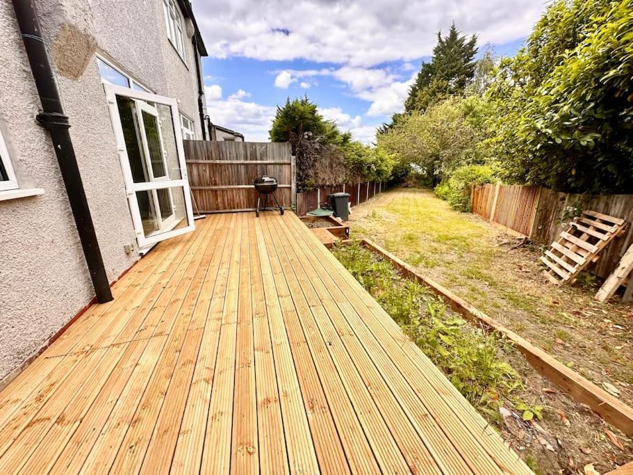 5 Bed Property In Se12 London Exterior photo